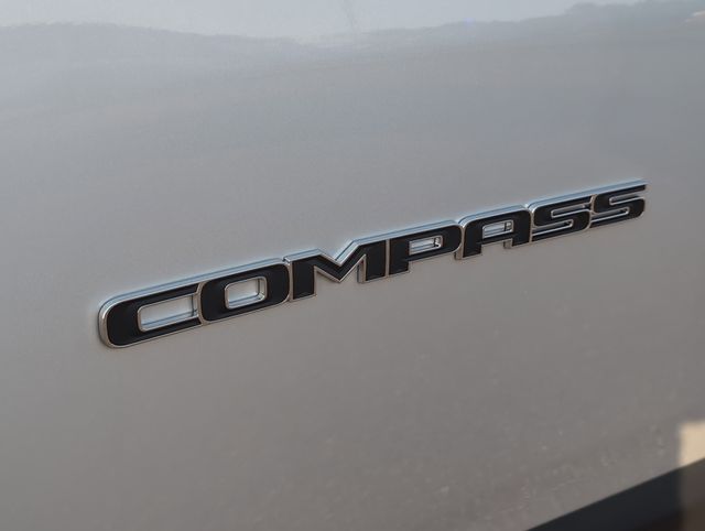 2025 Jeep Compass Latitude photo 31