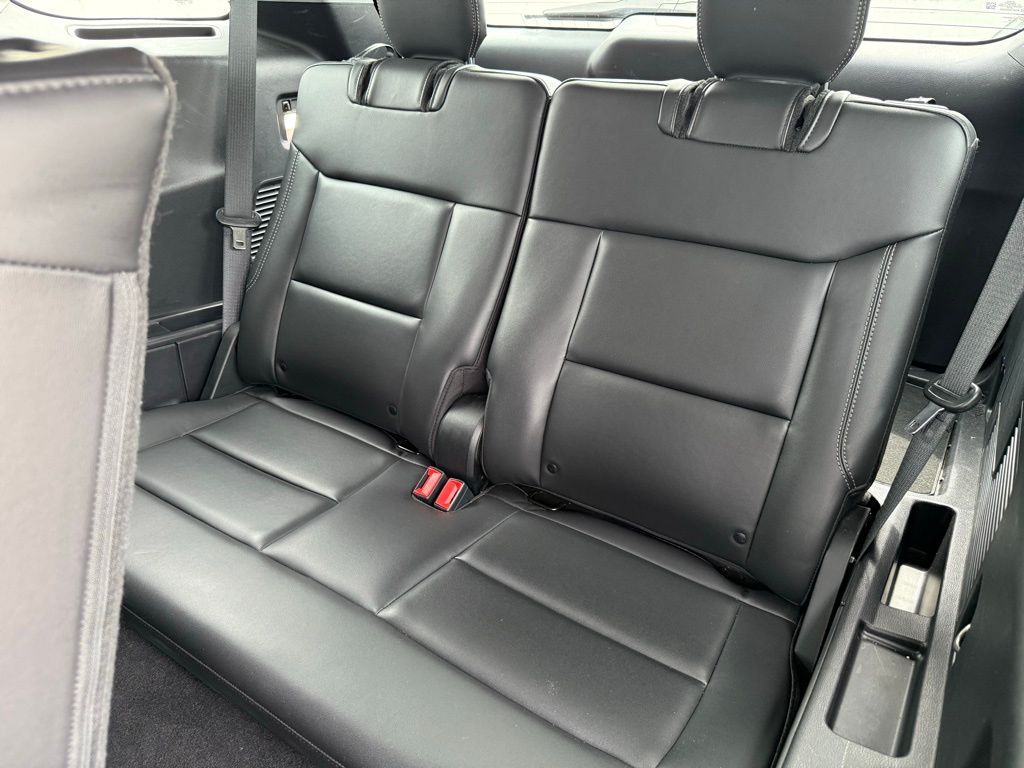 2022 Ford Explorer XLT photo 9