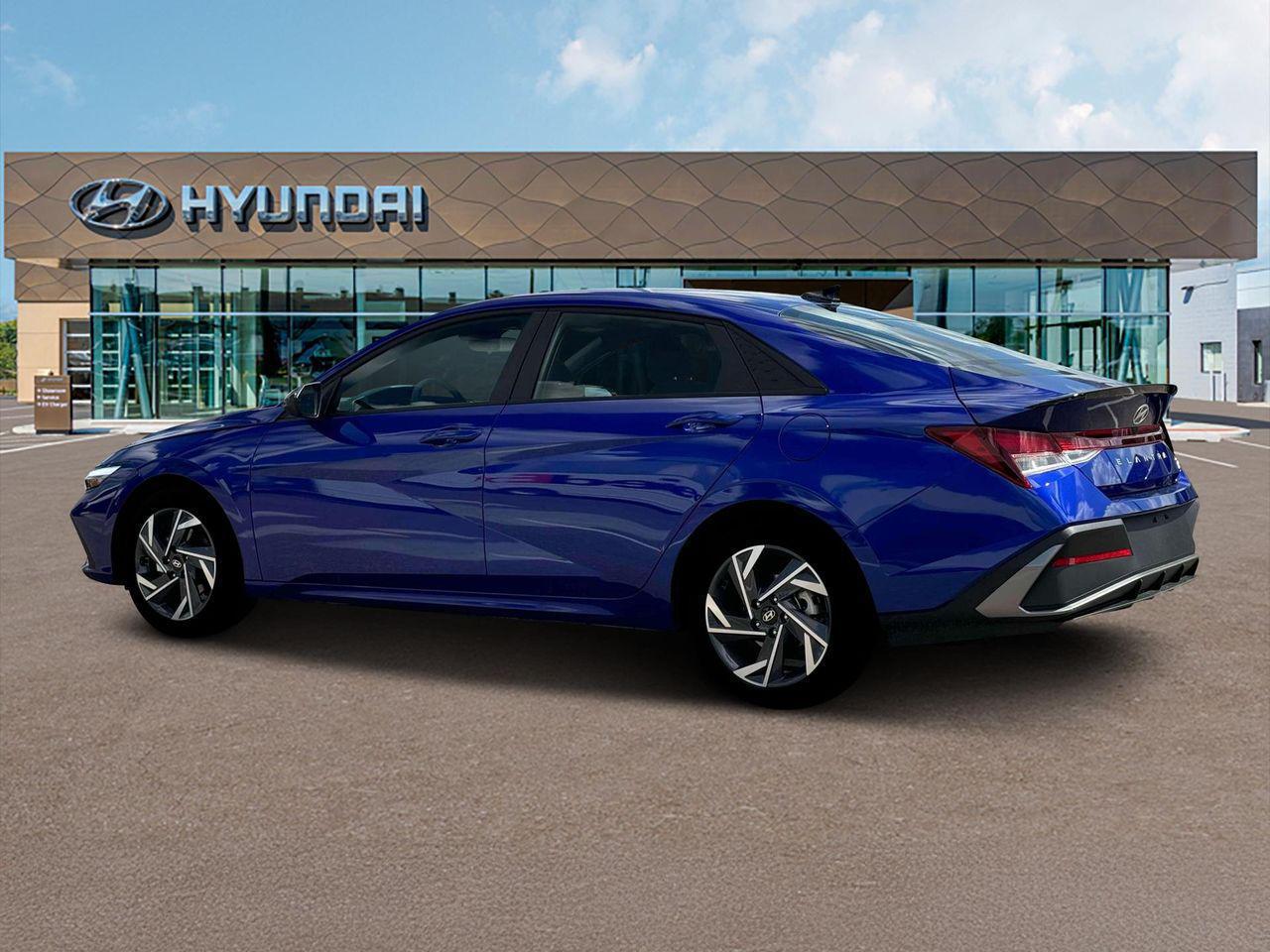 2025 Hyundai Elantra SEL Sport photo 4