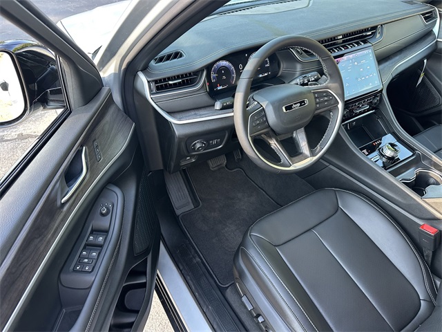 2025 Jeep Grand Cherokee Limited photo 33
