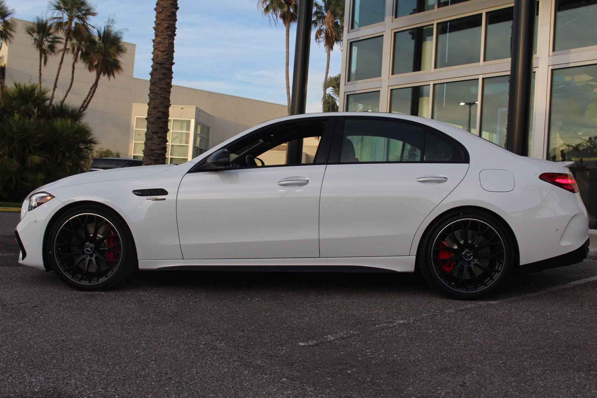 2025 Mercedes Benz C 63 S E PERFORMANCE photo 3