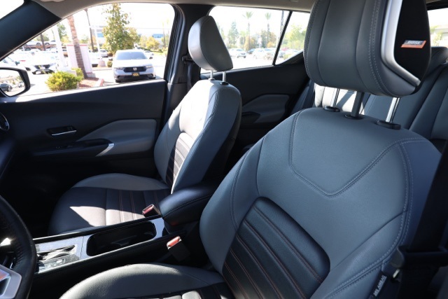 2023 Nissan Kicks SR photo 14