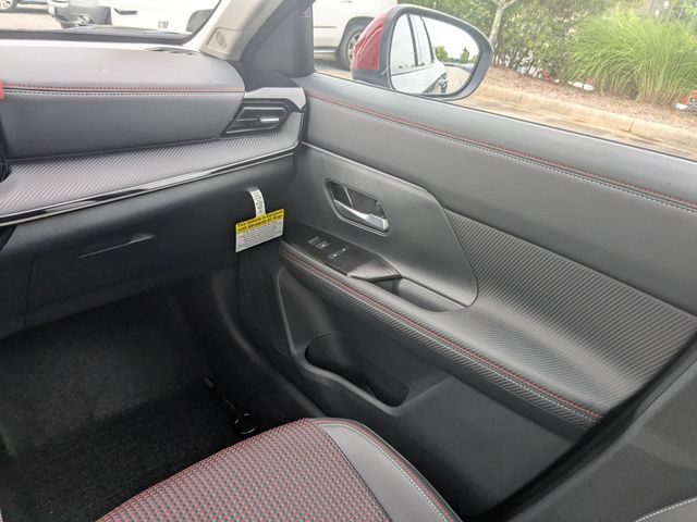 2025 Nissan Kicks SR photo 12