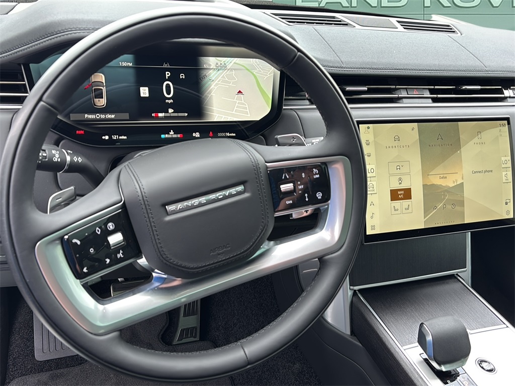 2025 Land Rover Range Rover SE photo 2