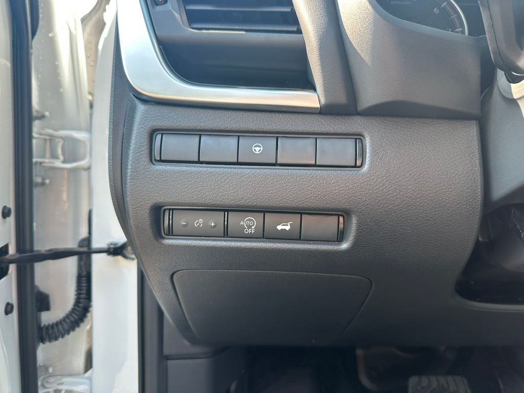 2026 Nissan Rogue SV photo 13