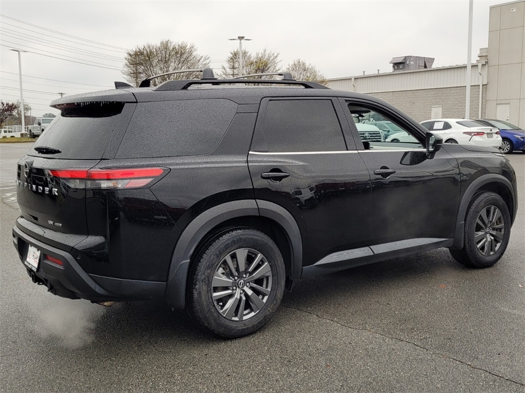 2022 Nissan Pathfinder SV photo 2