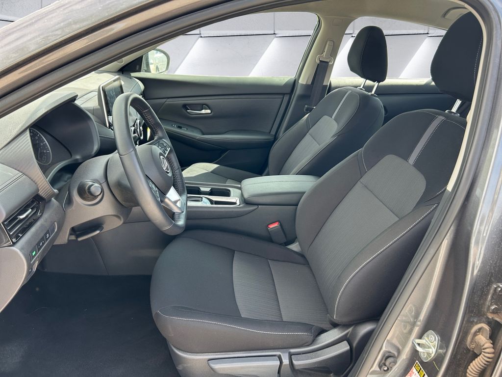 2025 Nissan Sentra SV photo 7