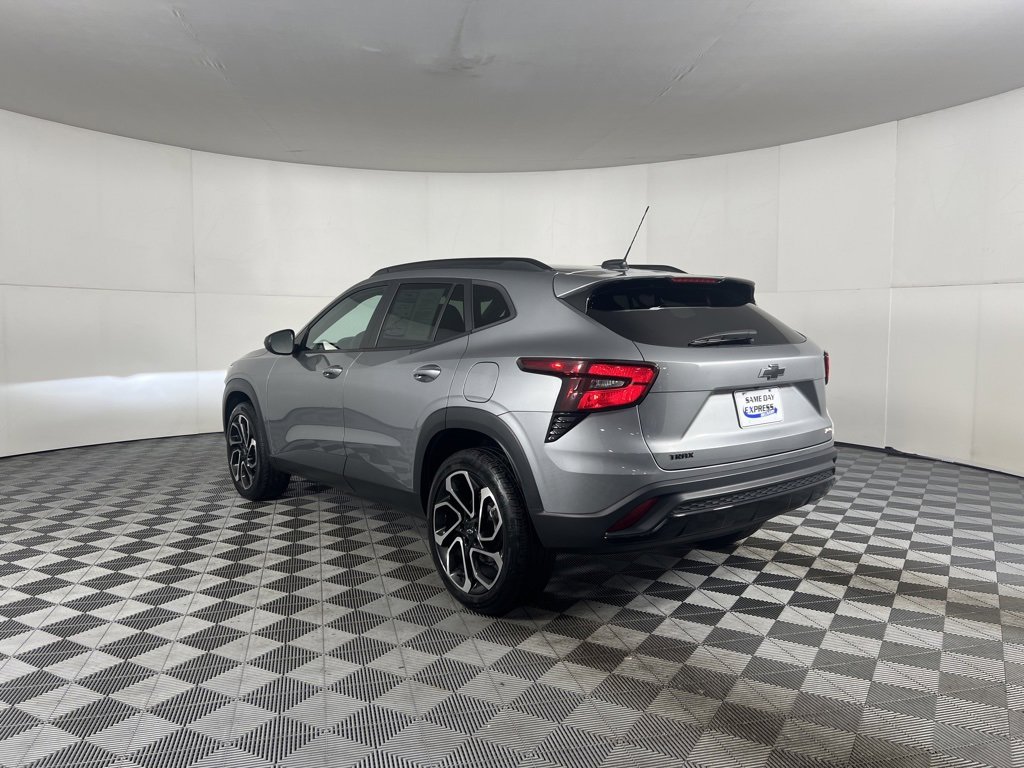 2024 Chevrolet Trax photo 3