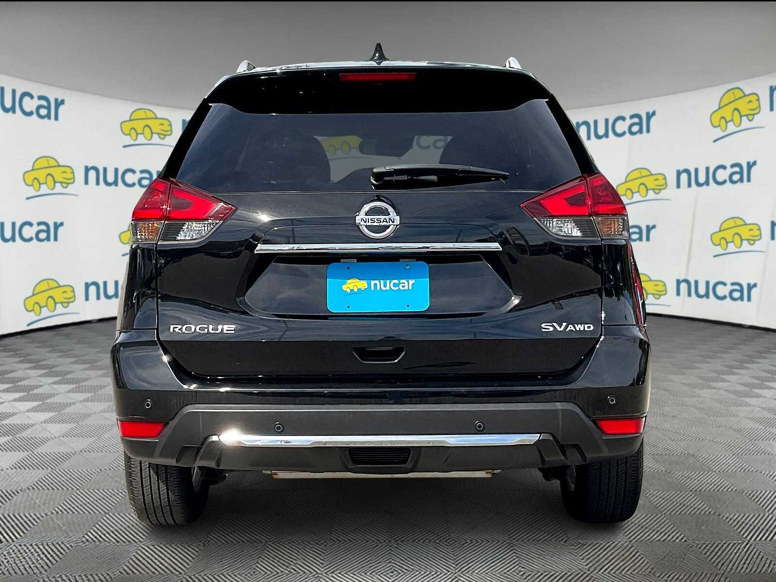 2019 Nissan Rogue SV photo 5