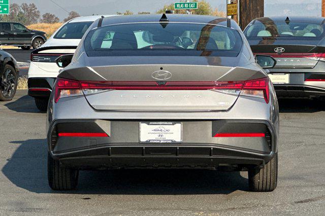 2025 Hyundai Elantra Hybrid Blue photo 5
