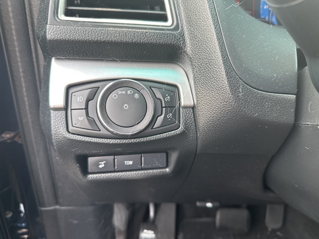 2016 Ford Explorer XLT photo 7