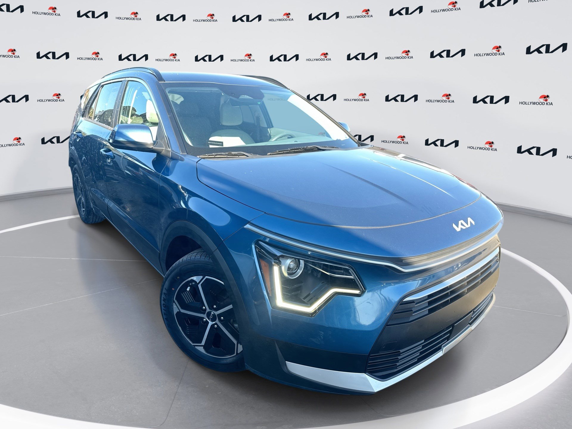 2023 Kia Niro EX's photo