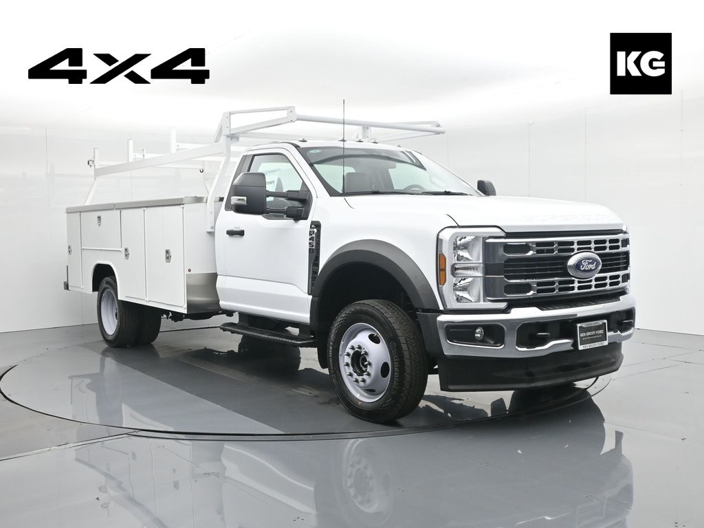 2024 Ford F-450 Super Duty Chassis Cab XL's photo
