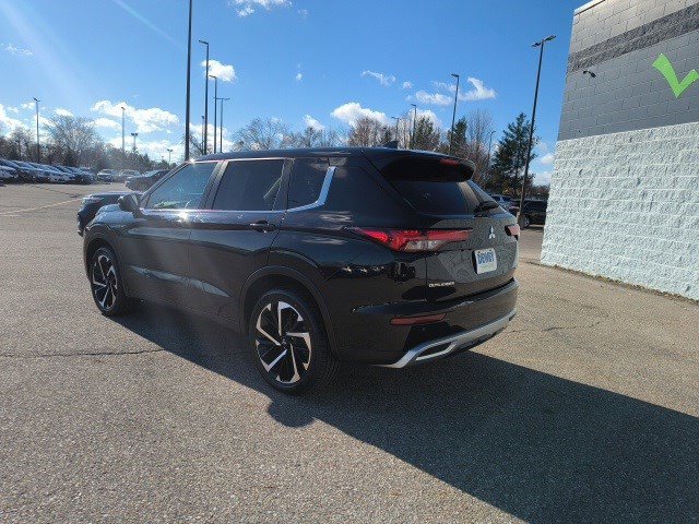 2024 Mitsubishi Outlander SE Ralliart photo 2