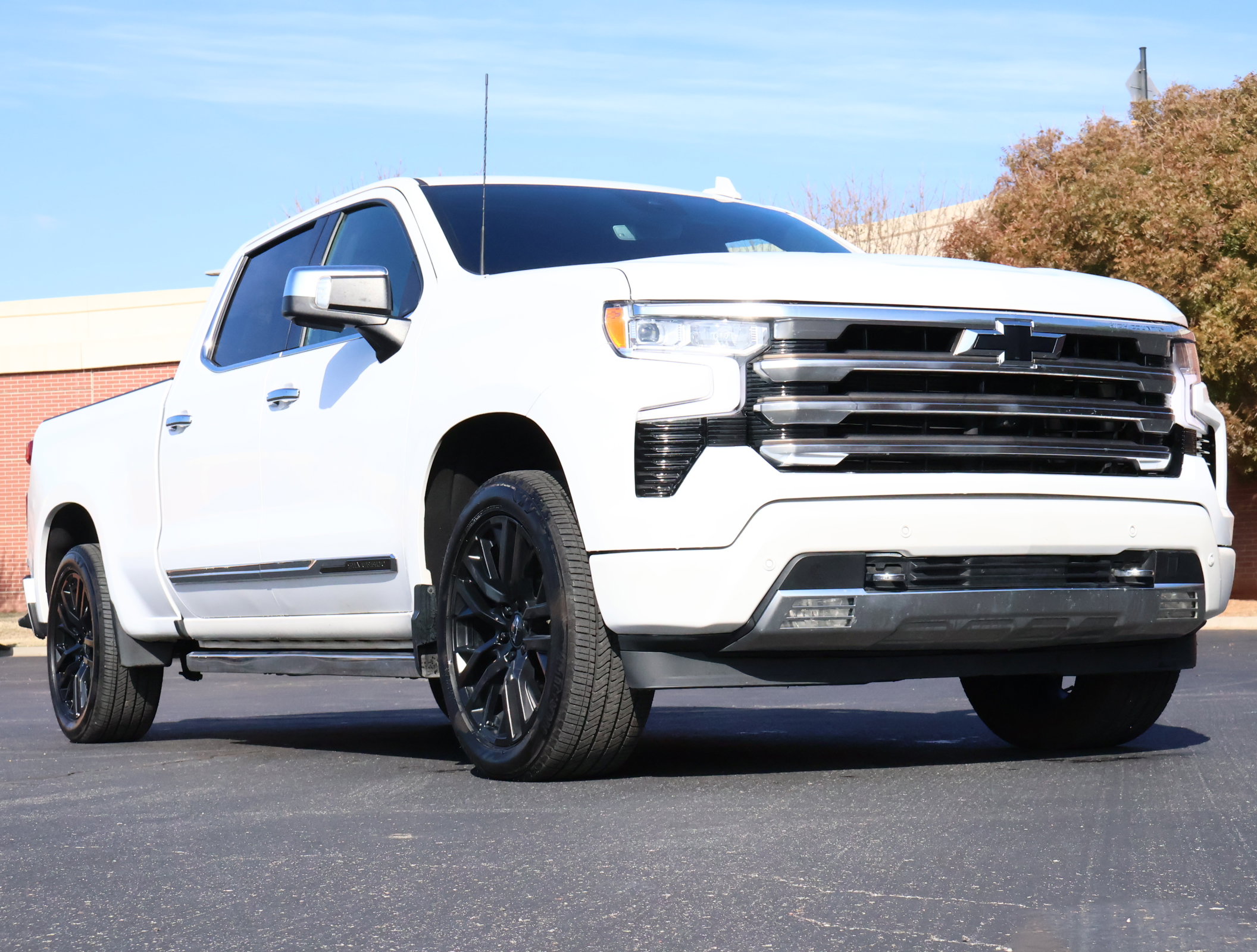 2022 Chevrolet Silverado 1500 High Country's photo