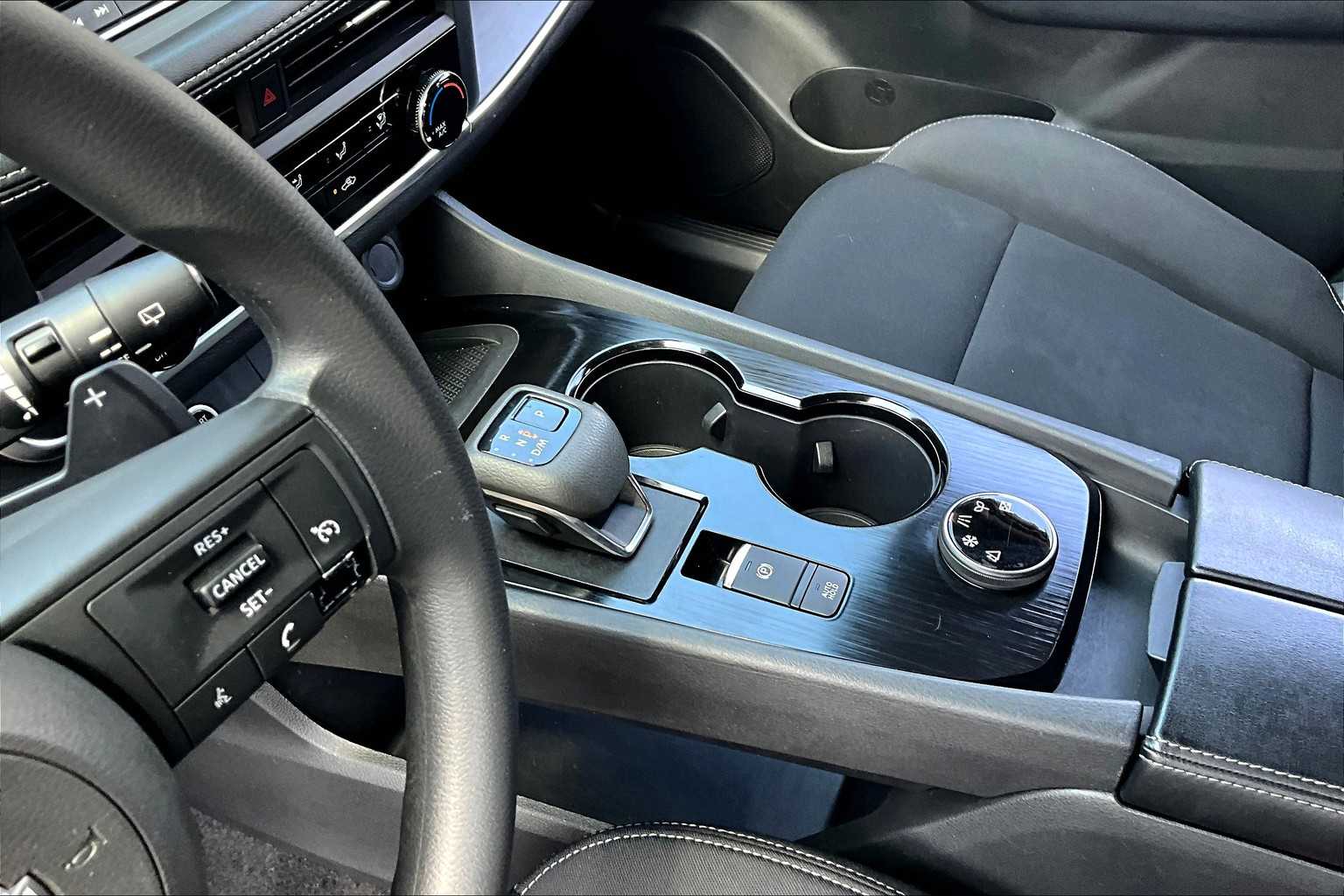 2023 Nissan Rogue S photo 9