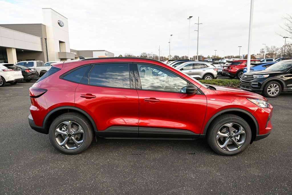2026 Ford Escape ST-Line photo 3