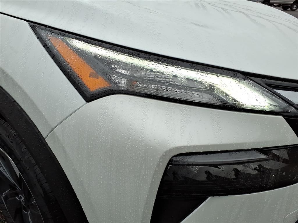 2026 Nissan Rogue SV photo 2