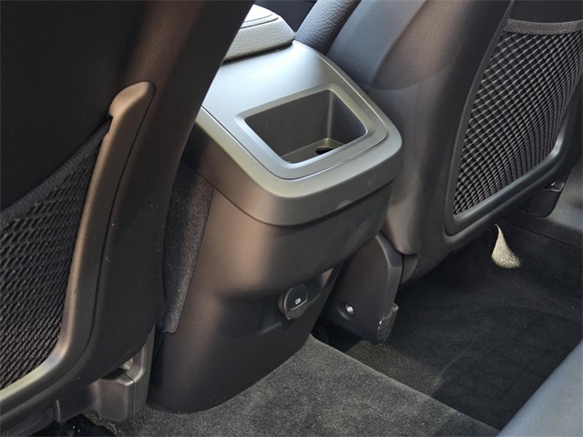 2022 Volvo XC60 B5 Momentum photo 25