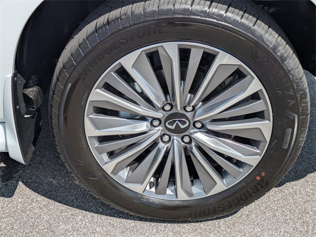 2026 Infiniti QX80 Luxe photo 10
