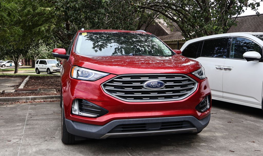 2020 Ford Edge SEL photo 2