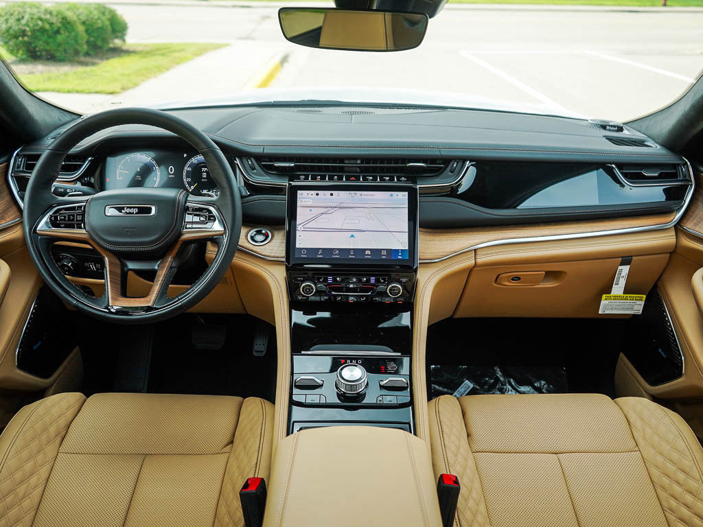 2025 Jeep Grand Cherokee L Summit photo 12