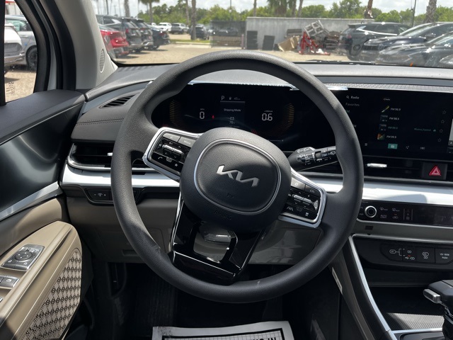 2026 Kia Carnival LX photo 8