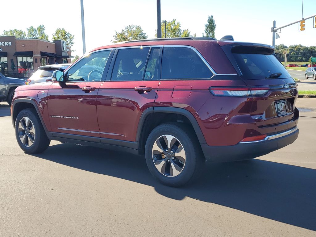 2024 Jeep Cherokee Limited 4xe photo 3
