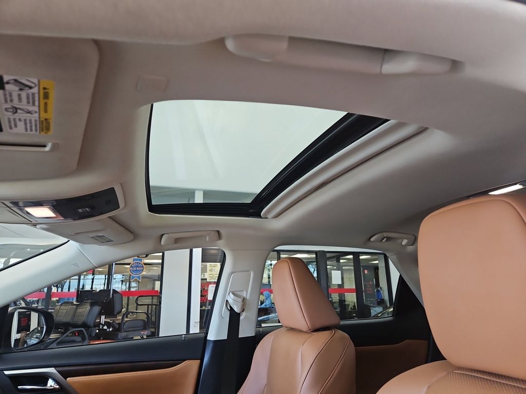 2021 Lexus RX 350 photo 22