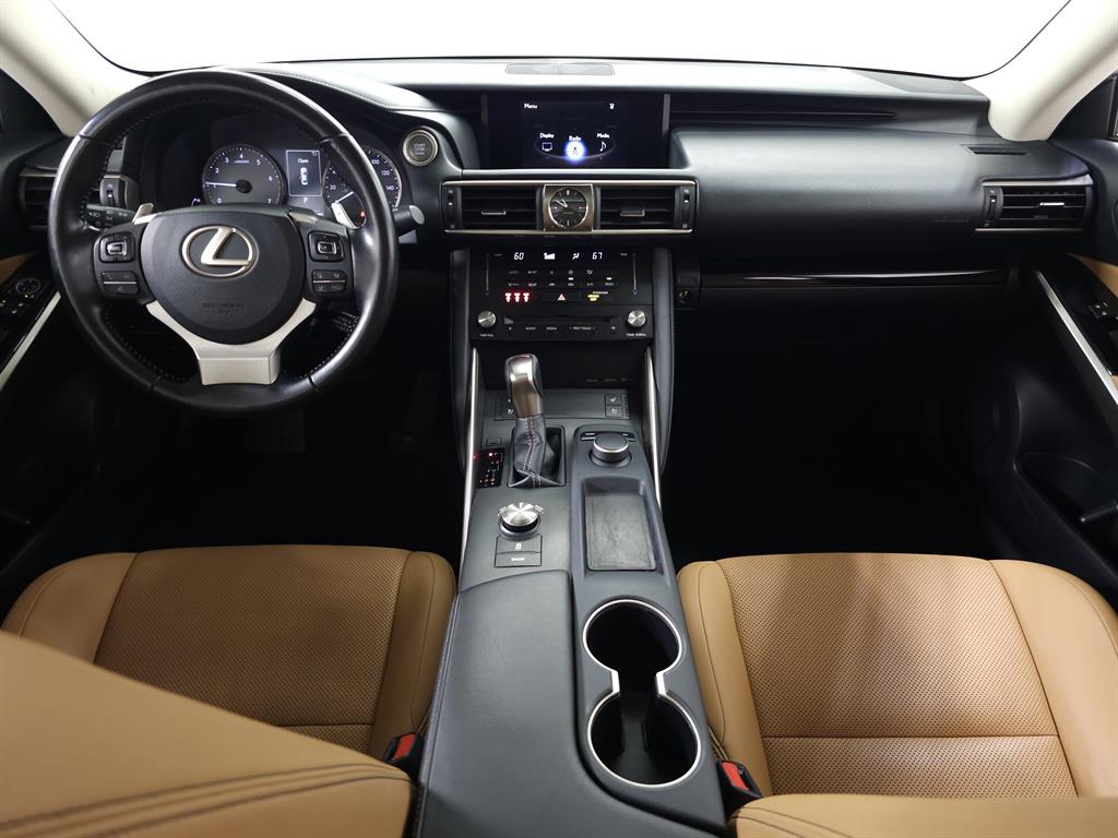 2017 Lexus IS 300 photo 19