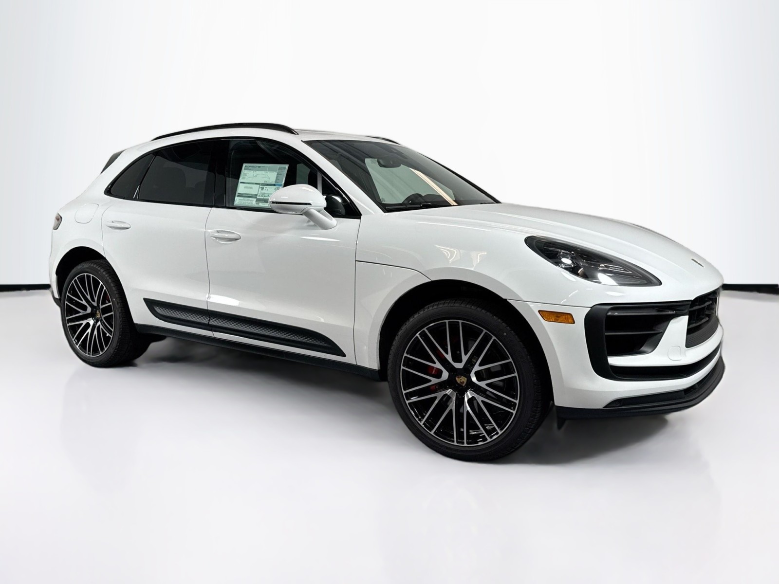 2025 Porsche Macan S photo 6