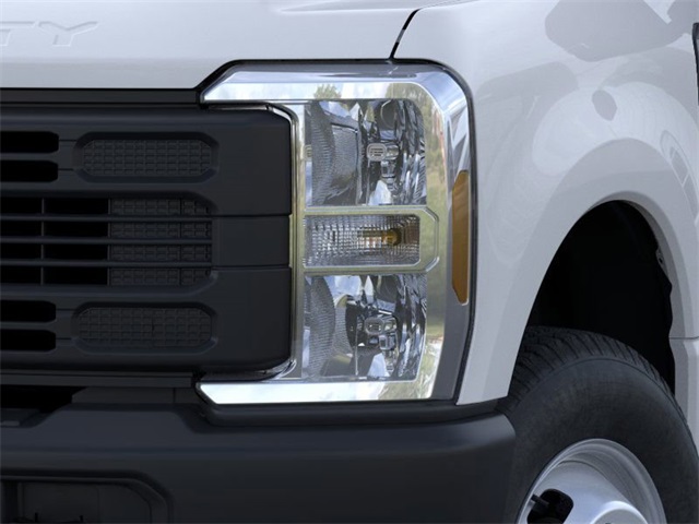2025 Ford F-350 photo 15