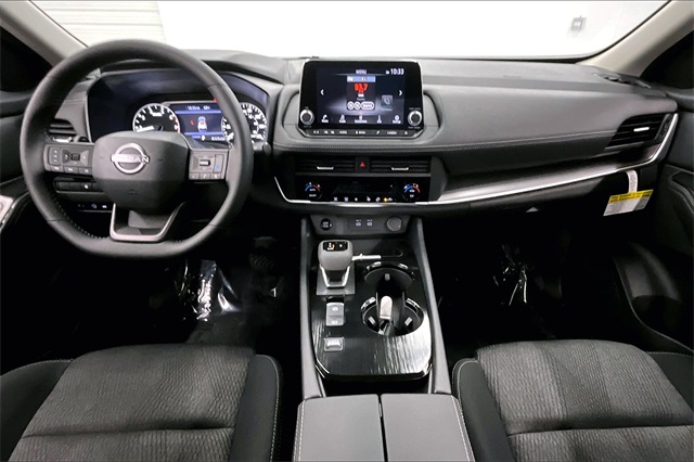 2025 Nissan Rogue SV photo 4