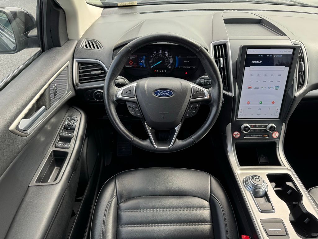2023 Ford Edge SEL photo 3