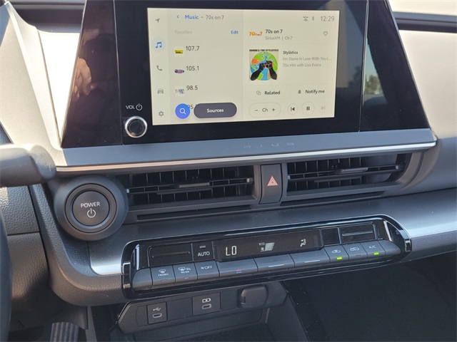 2024 Toyota Prius LE photo 18