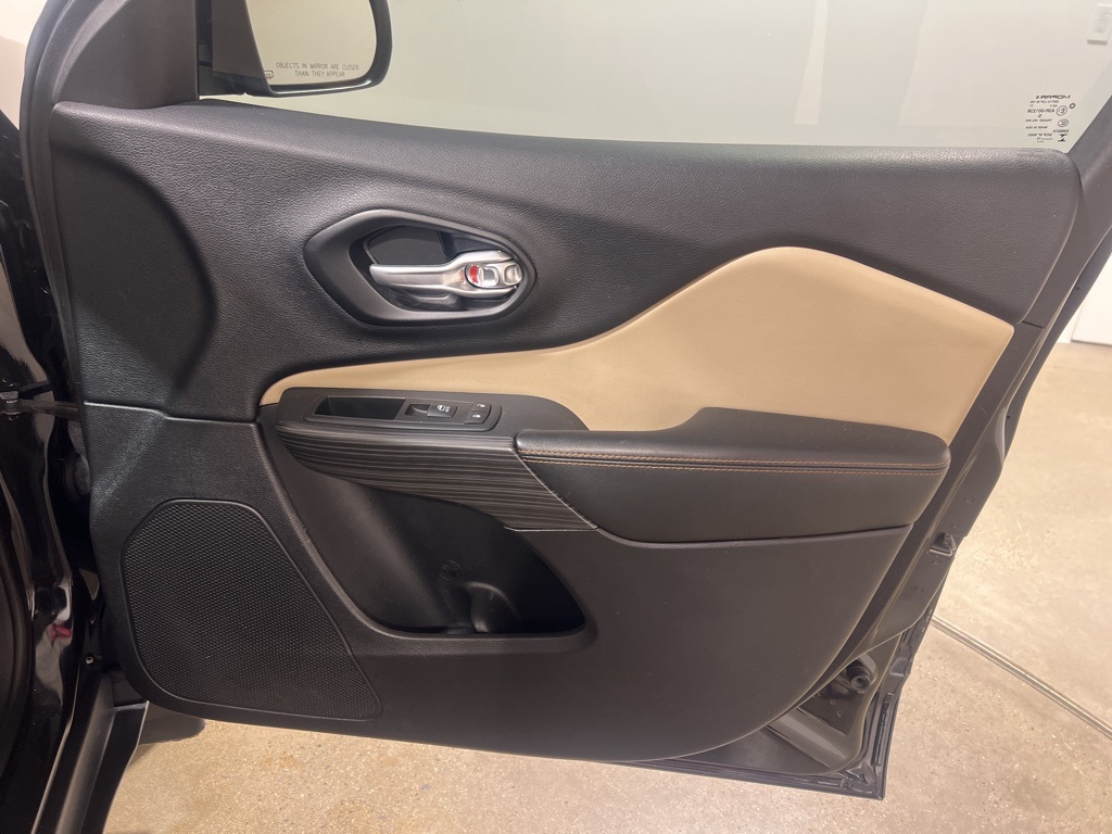 2015 Jeep Cherokee Limited photo 22