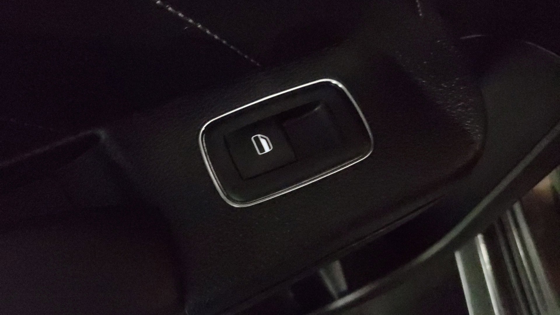 2022 Dodge Charger R/T photo 15