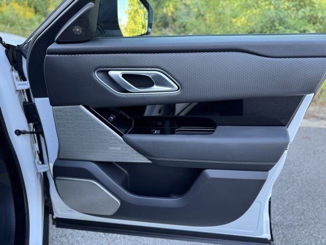 2023 Land Rover Range Rover Velar S photo 19