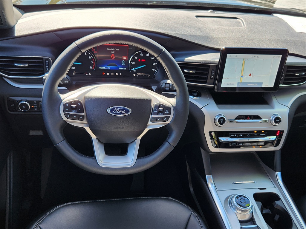 2023 Ford Explorer XLT photo 9