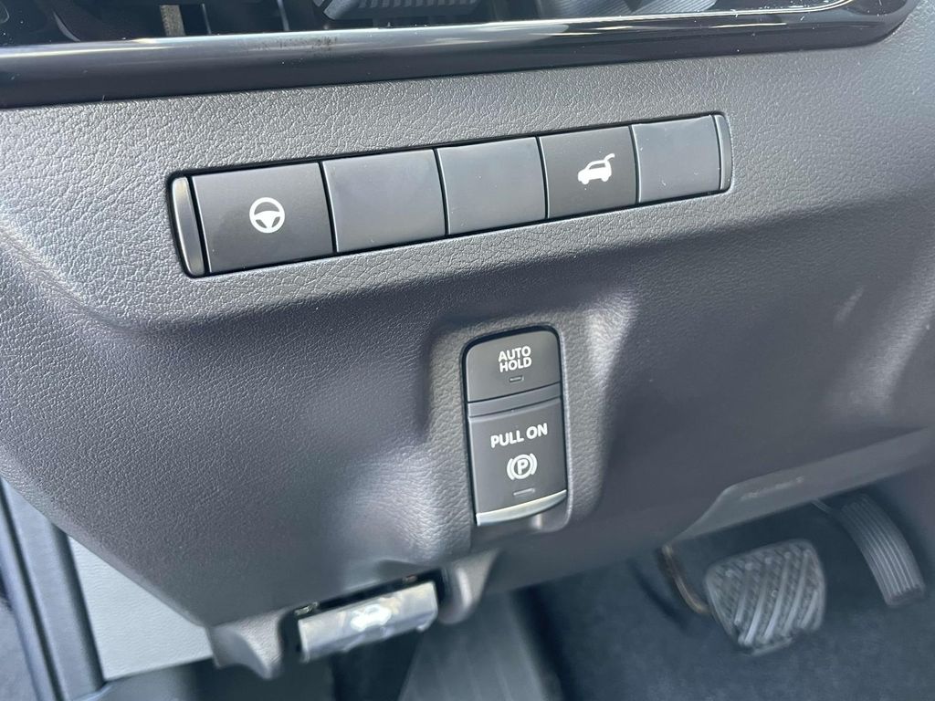 2025 Nissan Murano SV photo 13
