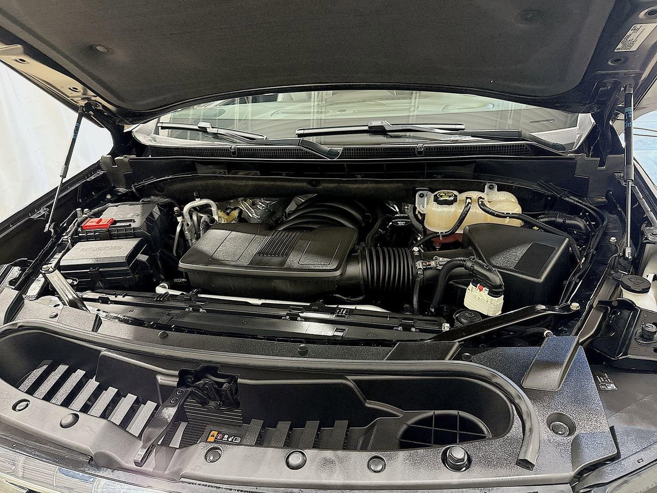 2023 Gmc Yukon SLT photo 29