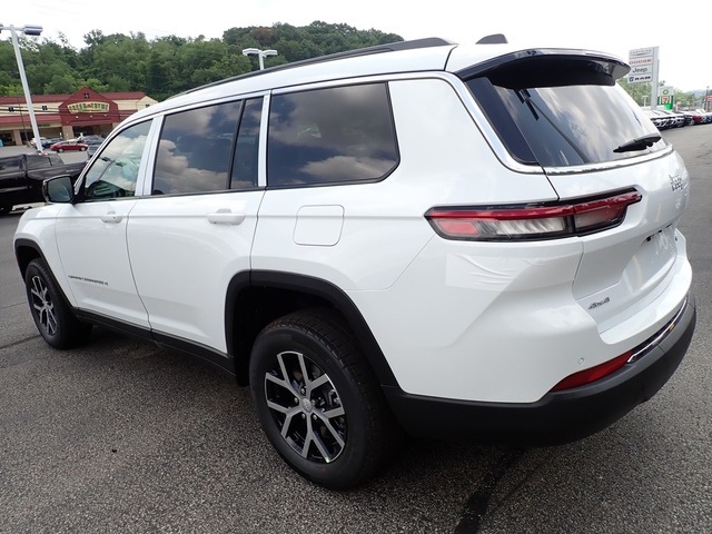 2025 Jeep Grand Cherokee Limited photo 2