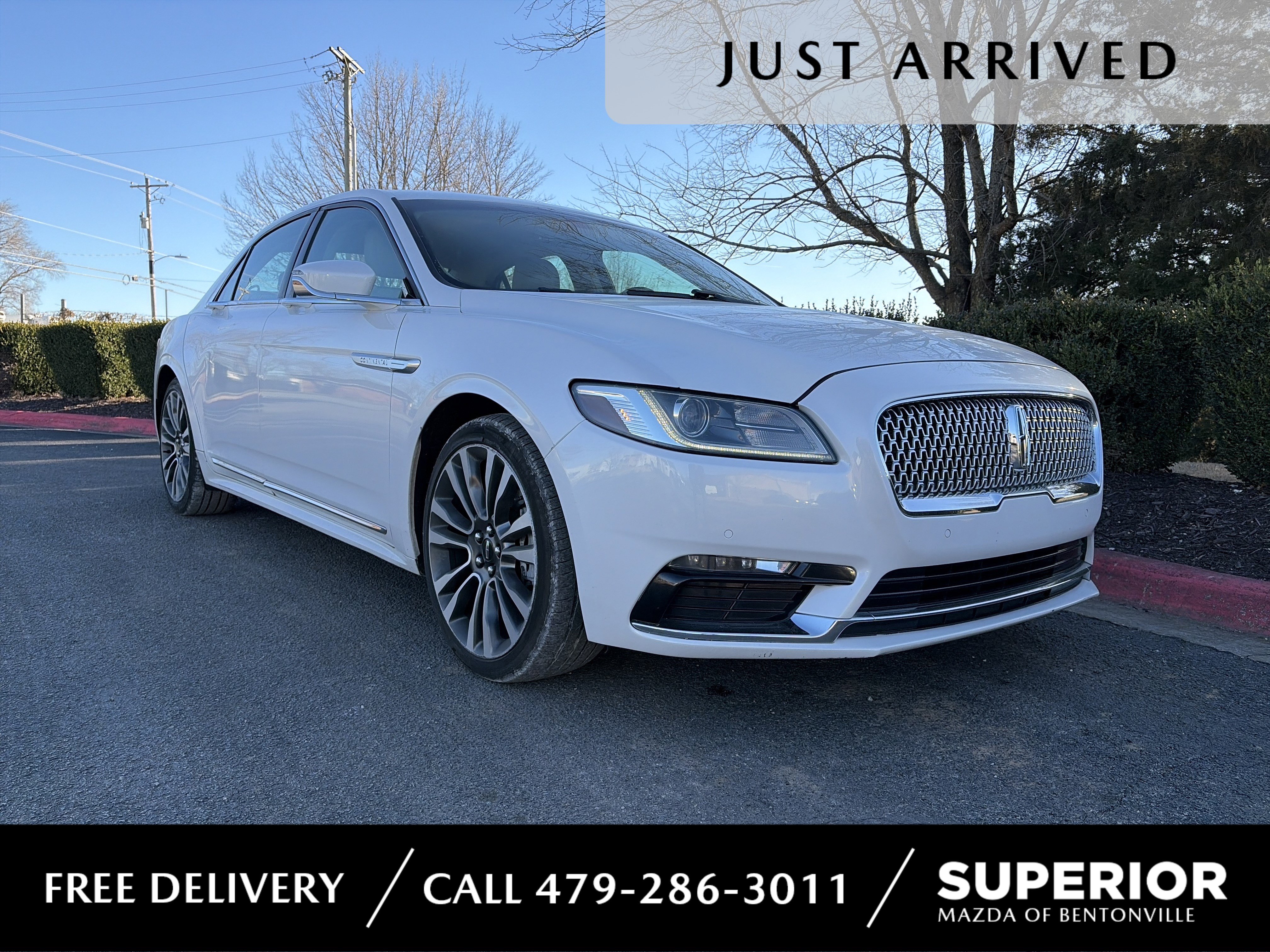 2017 Lincoln Continental Select's photo