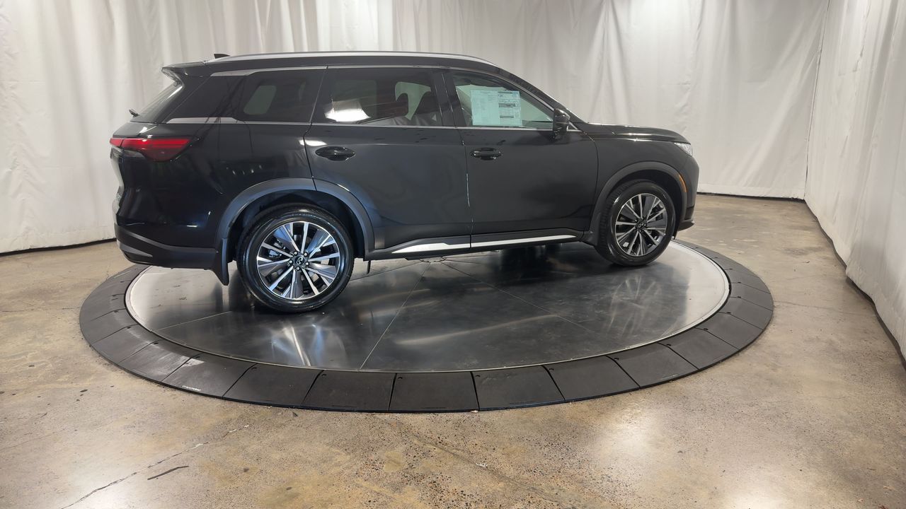 2026 Infiniti QX60 Luxe photo 2