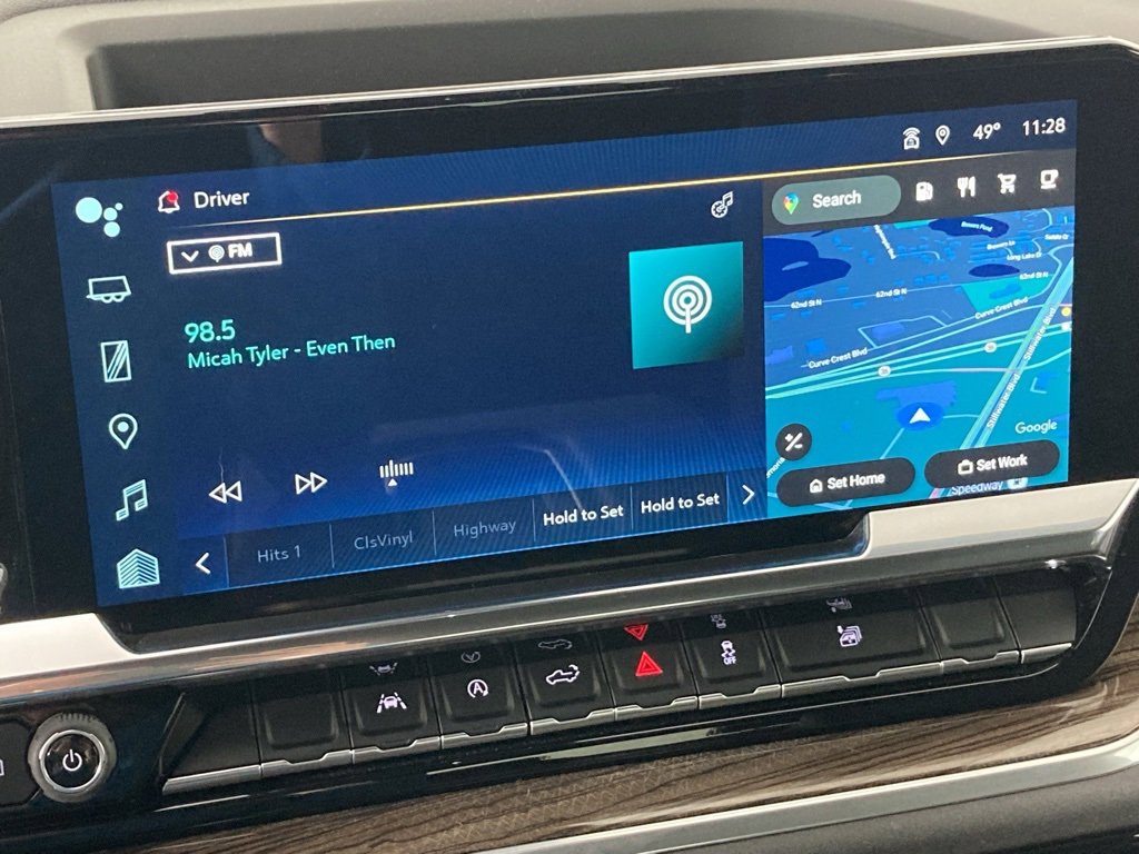 2025 Chevrolet Silverado 1500 LT photo 3