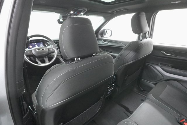 2025 Jeep Grand Cherokee Laredo X photo 23