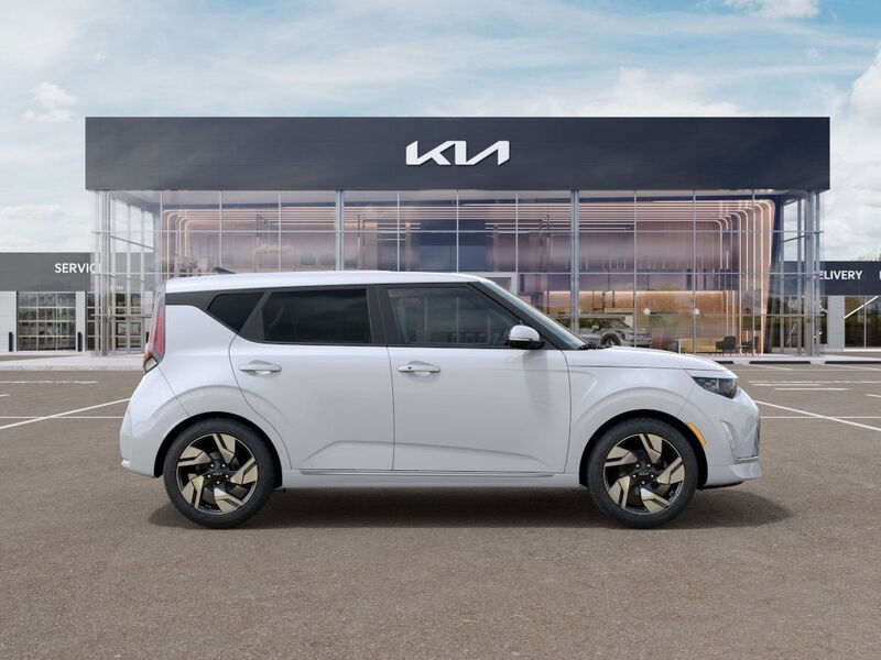 2025 Kia Soul GT-Line photo 5