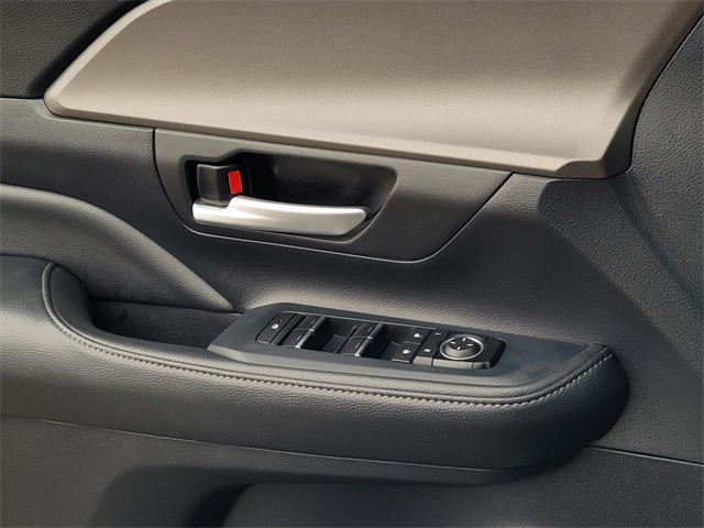 2024 Toyota Grand Highlander XLE photo 18