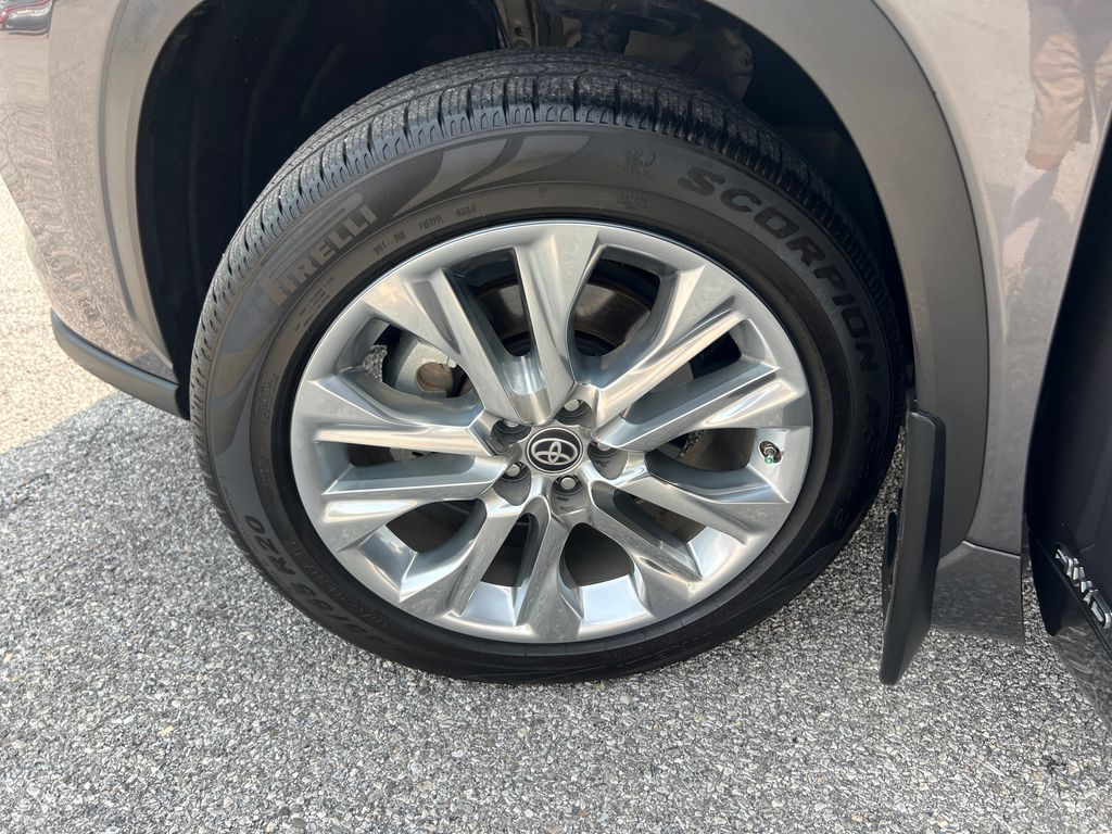 2022 Toyota Highlander Hybrid Limited photo 24