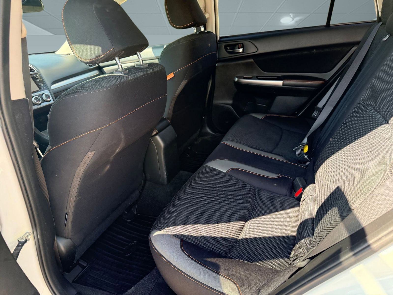 2017 Subaru Crosstrek 2.0i Premium photo 11